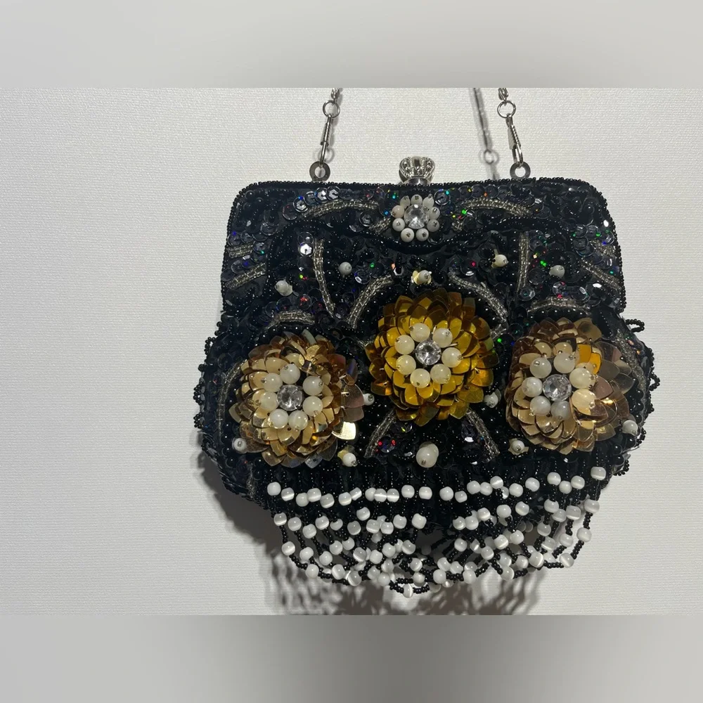 Elegant Black‎ Evening Bag Great Detail Beading. Beautiful!